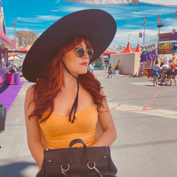 Meet your Posher, Carmie🌸 - Picture 13 of 15